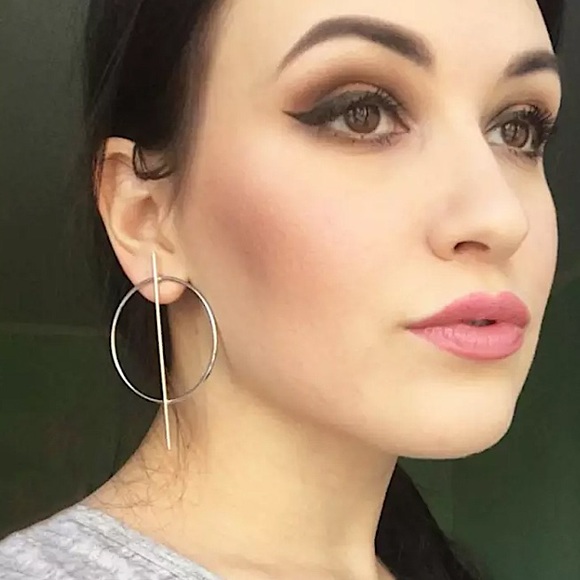 ⚜️[𝟯/$𝟭𝟴]⚜️Big Gold Round Bar Earrings NEW - Picture 5 of 9